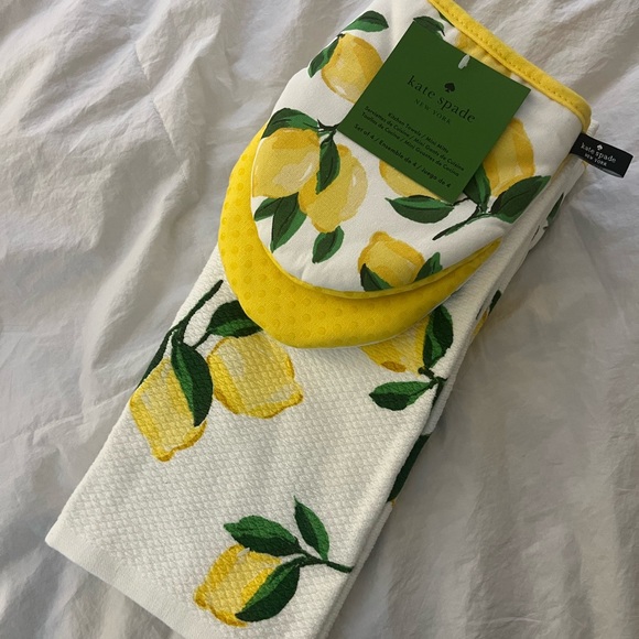 kate spade Other - Kate Spade Lemon Print Kitchen Towel (2) and oven mitts (2) Set